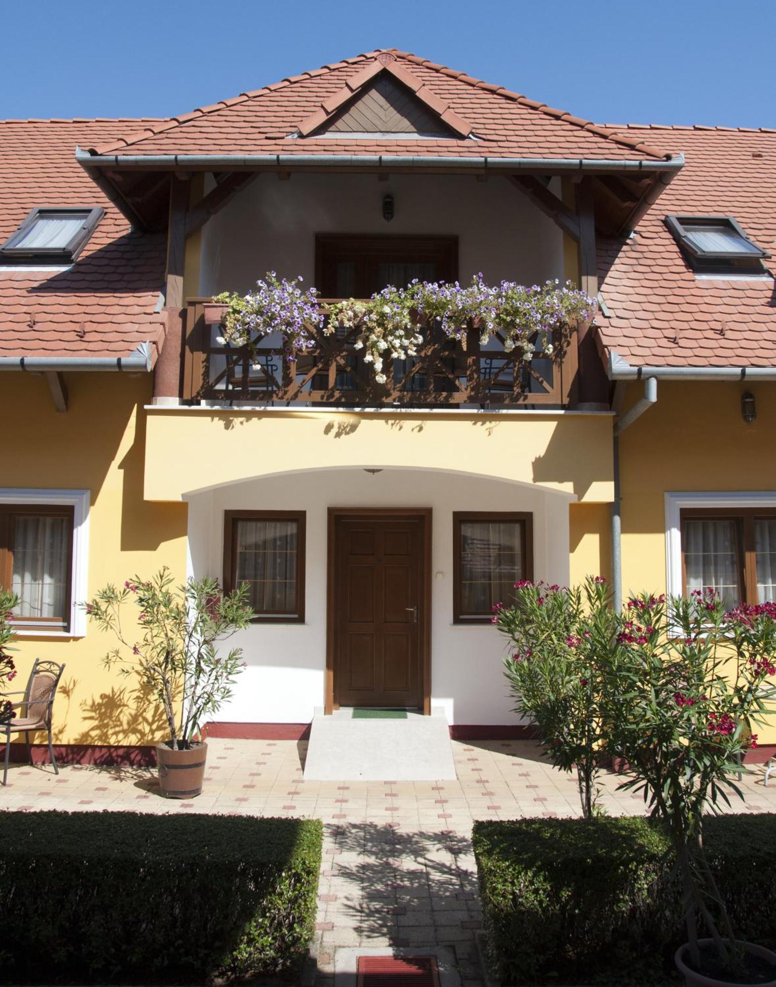 Frisko Panzio Bed & Breakfast Zalakaros Luaran gambar