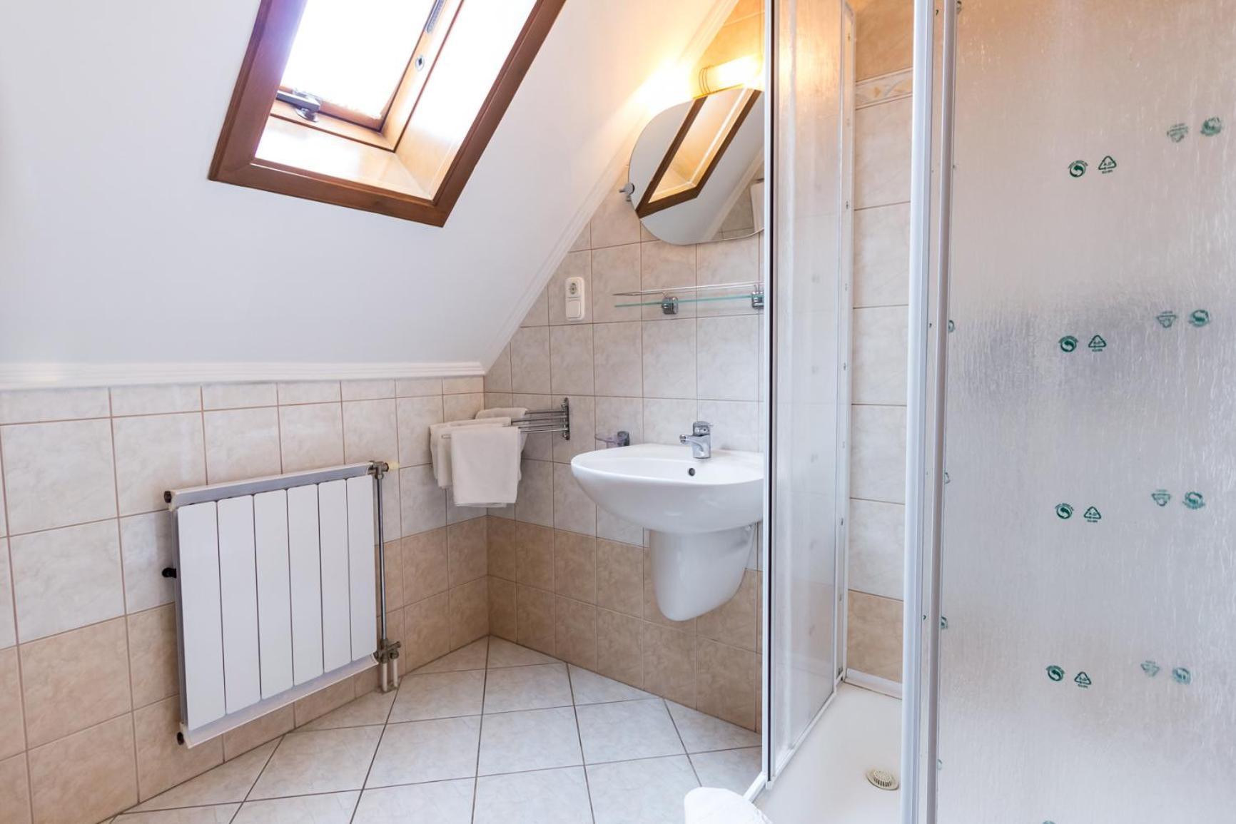 Frisko Panzio Bed & Breakfast Zalakaros Bilik gambar