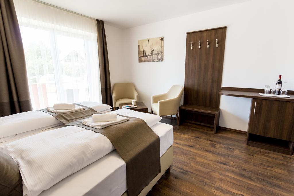 Frisko Panzio Bed & Breakfast Zalakaros Luaran gambar