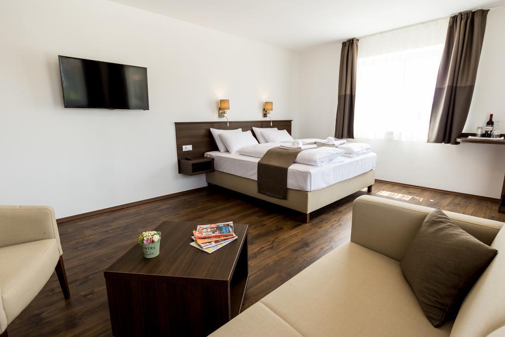 Frisko Panzio Bed & Breakfast Zalakaros Luaran gambar