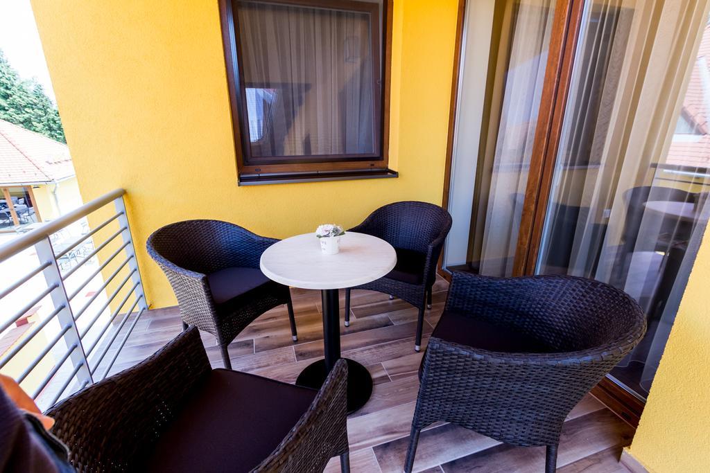 Frisko Panzio Bed & Breakfast Zalakaros Luaran gambar