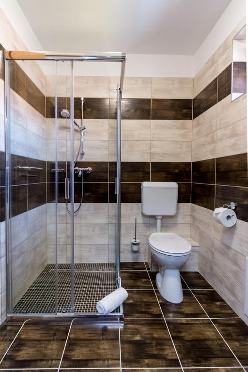 Frisko Panzio Bed & Breakfast Zalakaros Luaran gambar