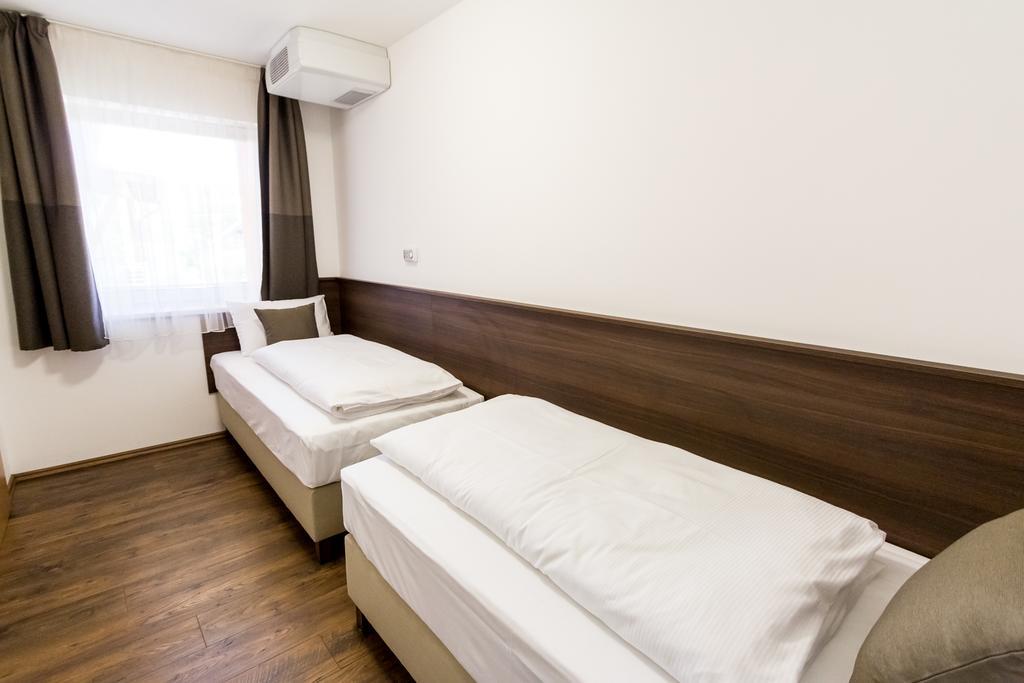 Frisko Panzio Bed & Breakfast Zalakaros Luaran gambar