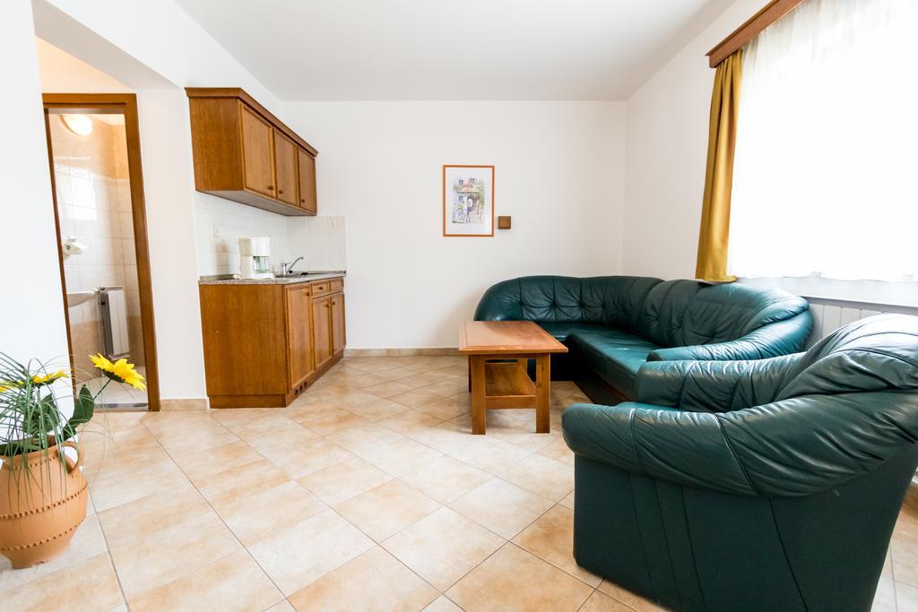 Frisko Panzio Bed & Breakfast Zalakaros Luaran gambar