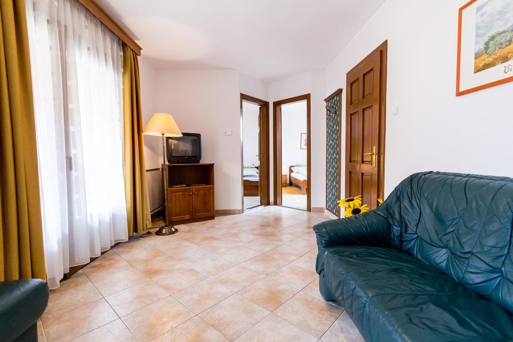 Frisko Panzio Bed & Breakfast Zalakaros Luaran gambar